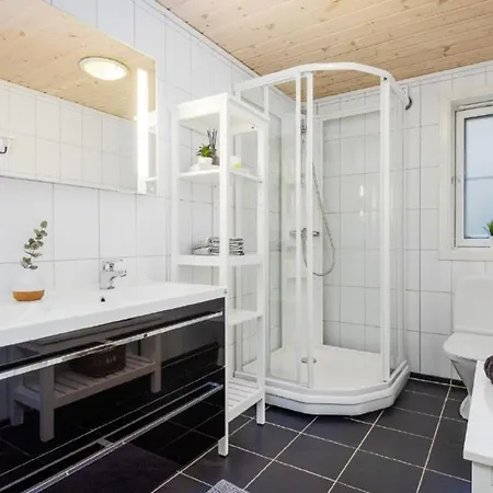 Holiday home Sea Views And Life At Hosnastranda